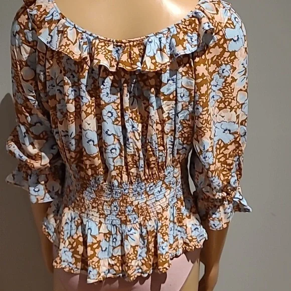 Free People -  Ruffled Sleeve & Neckline Blouse 100% Viscose zipper - Picture 9 of 16